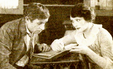 1921.Will Rogers in "Boys will be Boys"/Goldwyn Pictures/US PD:pub.date/Commons.wikimedia.org)