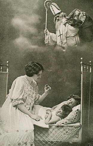 Mother tucking children in bed Christmas Eve. (1917 postcard.National Lib. of Norway.Anne-Sophie Ofrim/Commons.wikimedia.org)