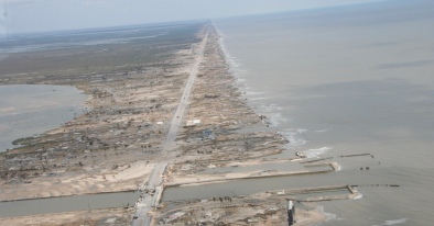 Island. Boliver Penninsula, TX after Hurricane Ike, Sept. 13,2008. USPD/by NOAA/NWS fed. employee/Commons.wikimedia.org)